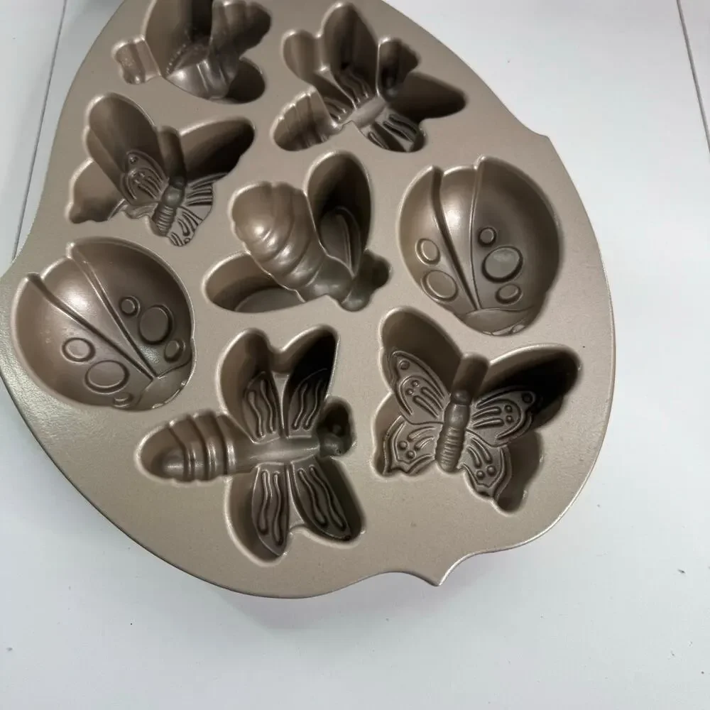 Nordic Ware Cake Pan Backyard Bugs Butterfly Ladybugs Cakes 8 Cakelets